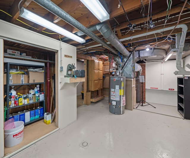700 Devonshire Rd, Fowlerville, MI 48836 - unfinished below grade area with water heater