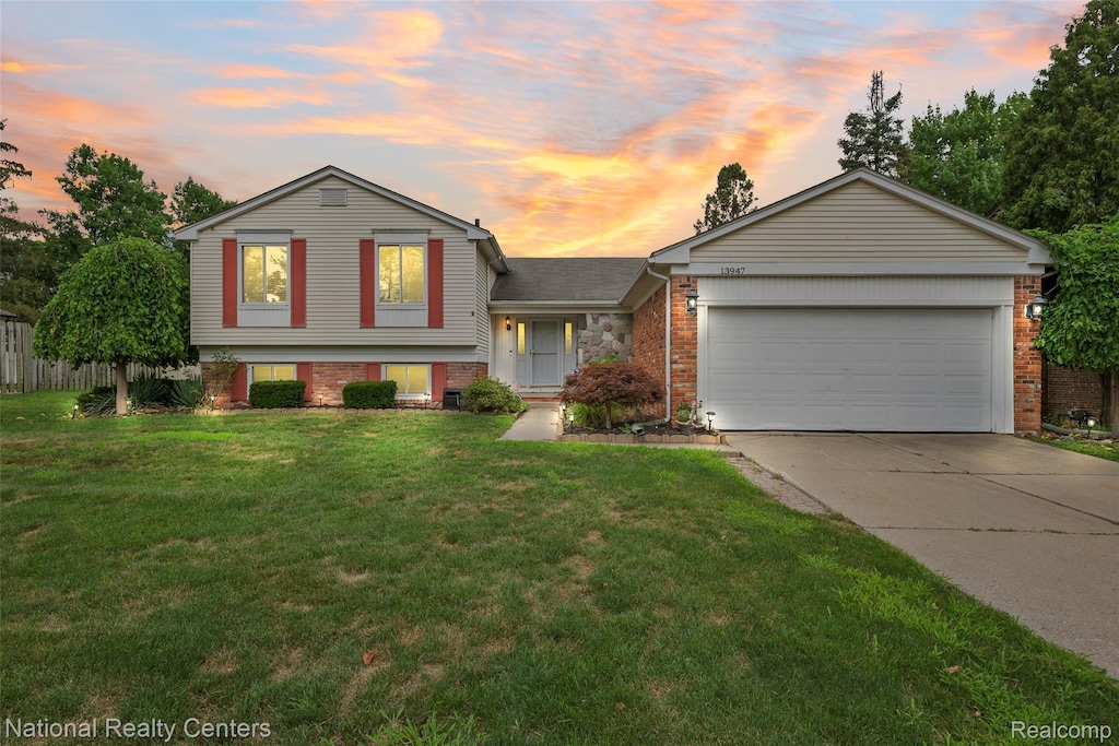 13947 Ashurst St, Livonia, MI 48154 - photo 1