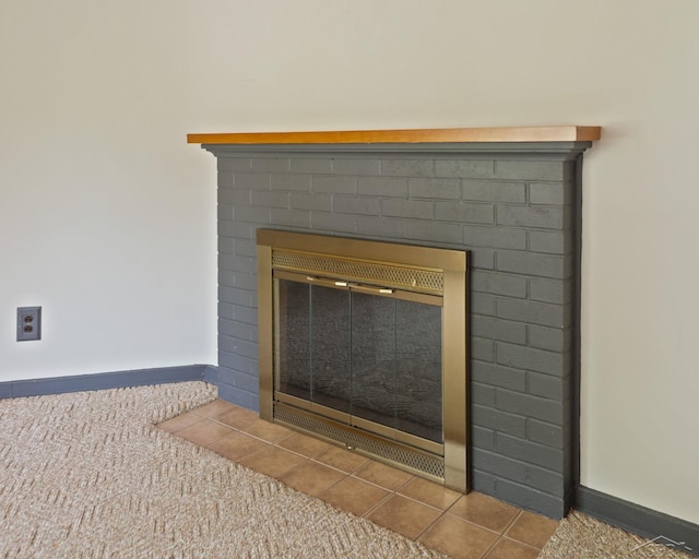 2113 Bock Rd, Saginaw, MI 48603 - detailed view of a brick fireplace and carpet
