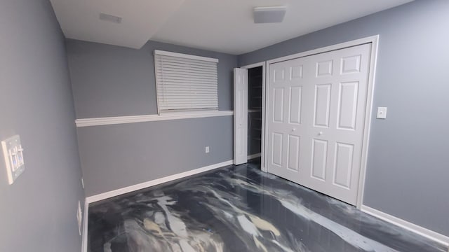 28740 Tavistock Trl, Southfield, MI 48034 - unfurnished bedroom with baseboards and a closet