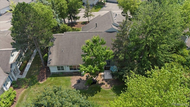 7570 Danbury Cir W, Bloomfield, MI 48322 - photo 52