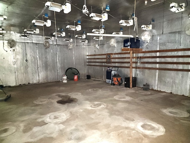 6580 Deerfield Trl, Lake, MI 48632 - garage featuring a garage door opener