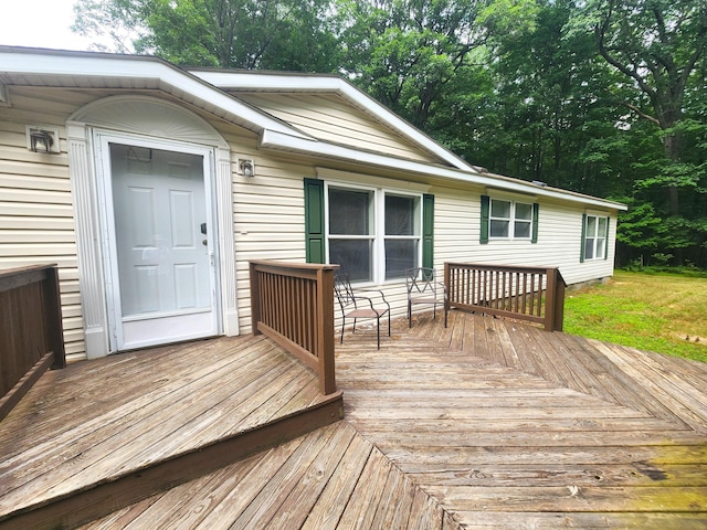 6580 Deerfield Trl, Lake, MI 48632 - deck with a lawn