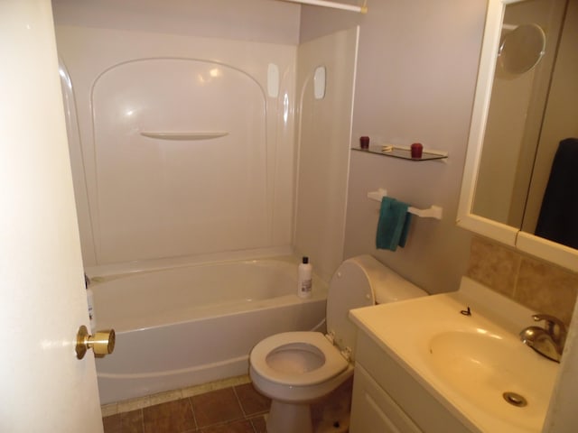 951-955 Bellevue Ave St, Jackson, MI 49202 - full bathroom featuring vanity and  shower combination