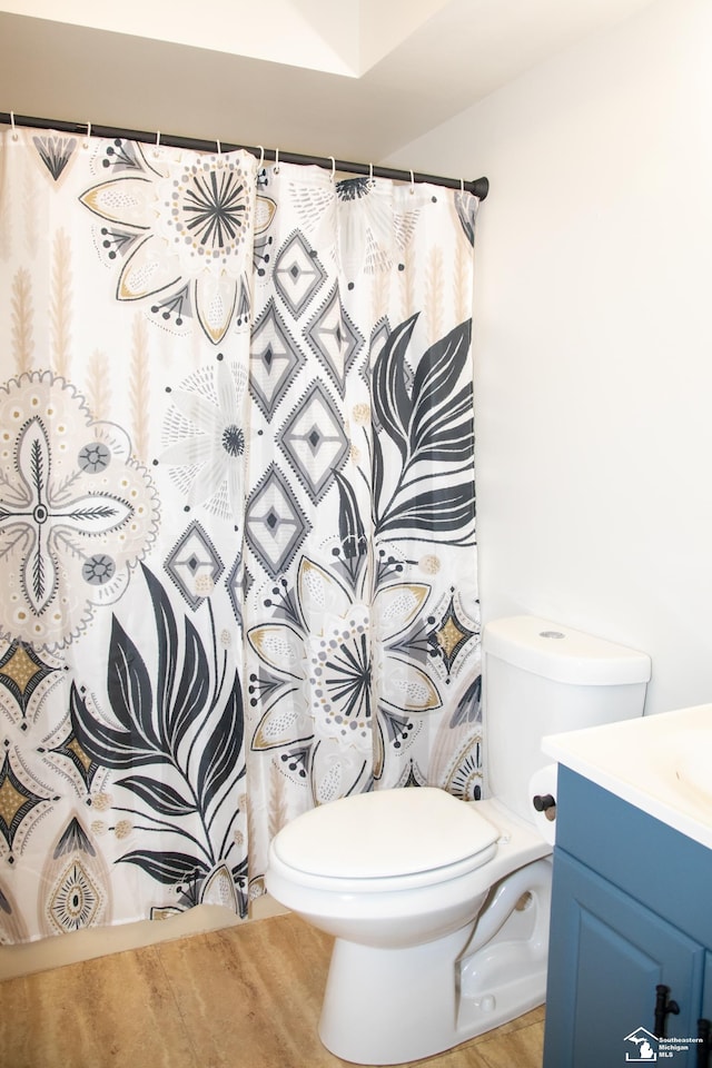 25095 Darin St, Taylor, MI 48180 - full bathroom featuring vanity and curtained shower