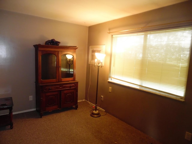 954 Concord Blvd, Jackson, MI 49202 - unfurnished room featuring carpet and baseboards
