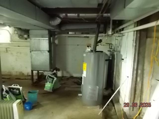 3894 Vandekarr Rd, Owosso, MI 48867 - utility room featuring water heater