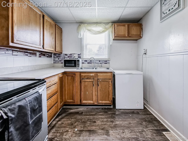 9081 Hartel St, Livonia, MI 48150 - photo 2