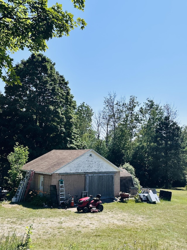 2540 Forrester Rd, Frankfort, MI 49635 - view of grassy yard featuring an outdoor structure and a pole building