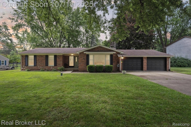 1416 Woodnoll Dr, Flint, MI 48507 - photo 1