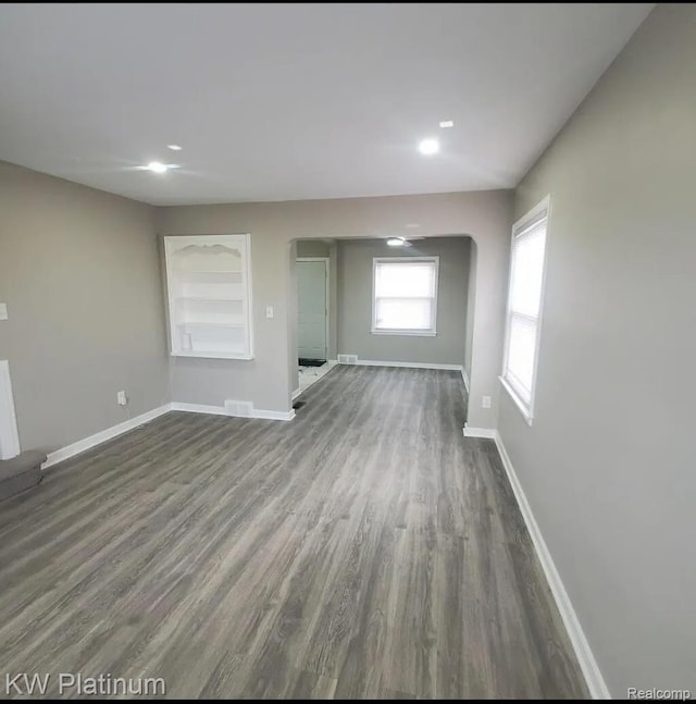 504 Marquette Dr, Detroit, MI 48214 - photo 2