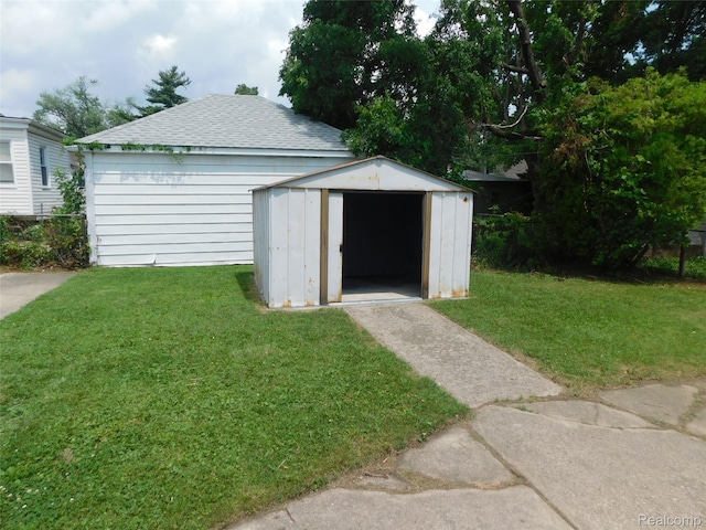 23074 Hazelwood Ave, Keego Harbor, MI 48030 - photo 7