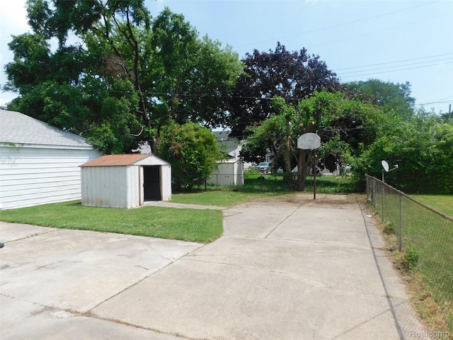23074 Hazelwood Ave, Keego Harbor, MI 48030 - photo 4