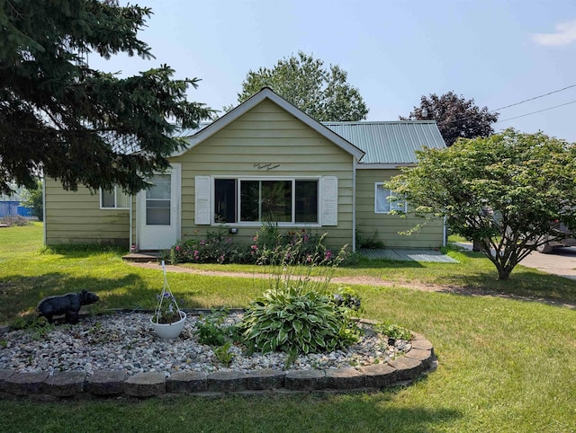 114 E State St, Whittemore, MI 48770 - photo 1