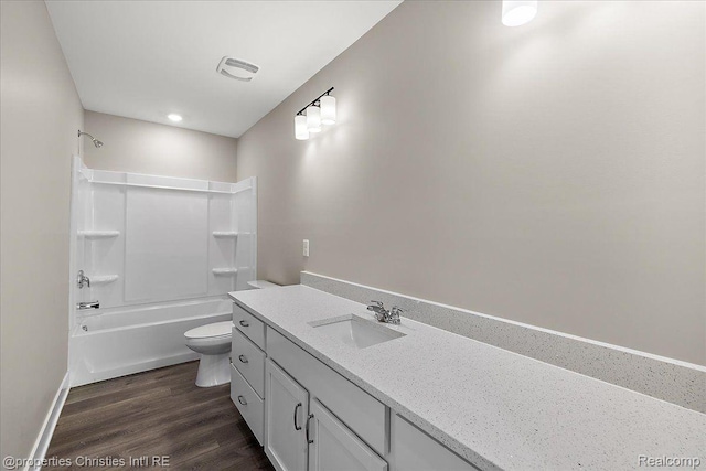 565 W Lake St, South Lyon, MI 48178 - photo 24