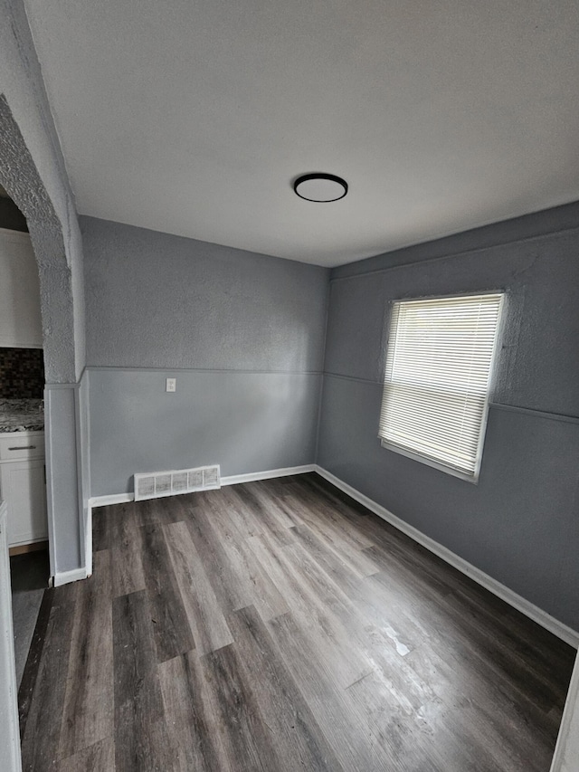 19633 Barlow St, Detroit, MI 48205 - photo 4