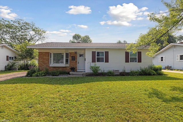 908 Huntington Dr, Owosso, MI 48867 - photo 1