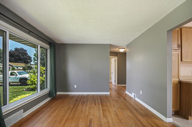 33647 Kathryn St, Garden City, MI 48135 - photo 4