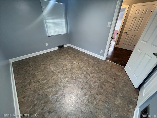 9527 E Outer Dr, Detroit, MI 48213 - photo 21