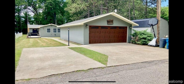 202 Mcdonald Dr, Houghton Lake, MI 48629 - photo 1