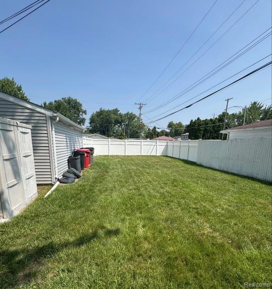 35980 Carlisle St, Clinton Township, MI 48035 - photo 4