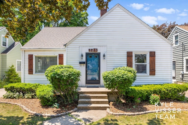 323 Baynton Ave NE, Grand Rapids, MI 49503 - photo 1