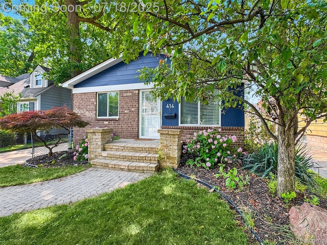 414 Gardenia Ave, Royal Oak, MI 48067 - photo 2