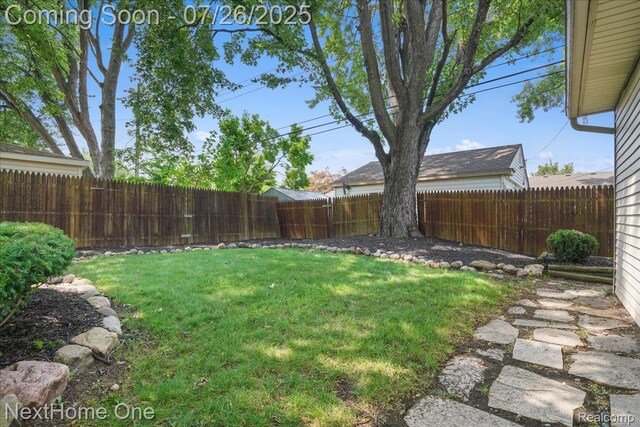 30864 Richland St, Livonia, MI 48150 - photo 20
