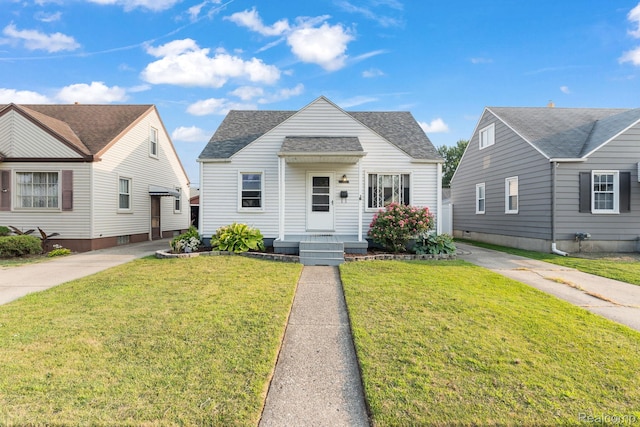 19704 Rosedale St, Saint Clair Shores, MI 48080 - photo 1