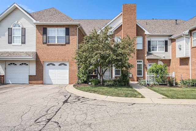 642 Olde English Cir, Howell, MI 48855 - photo 1