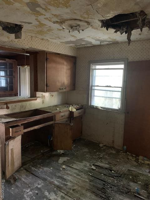 3509 Donnelly St, Flint, MI 48504 - photo 6