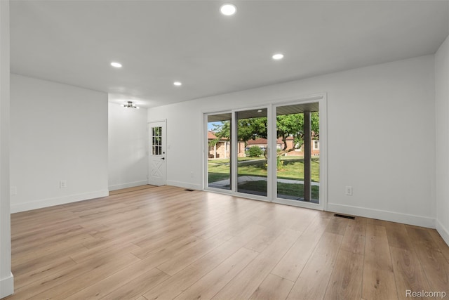 15031 Pilgrim Ct, Shelby Twp, MI 48315 - photo 3