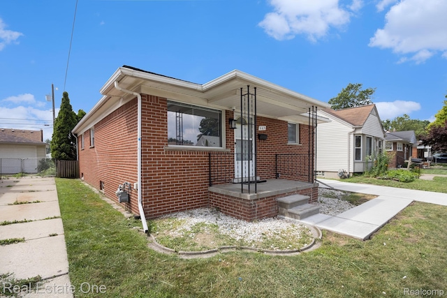 669 Highland Ave, Lincoln Park, MI 48146 - photo 2