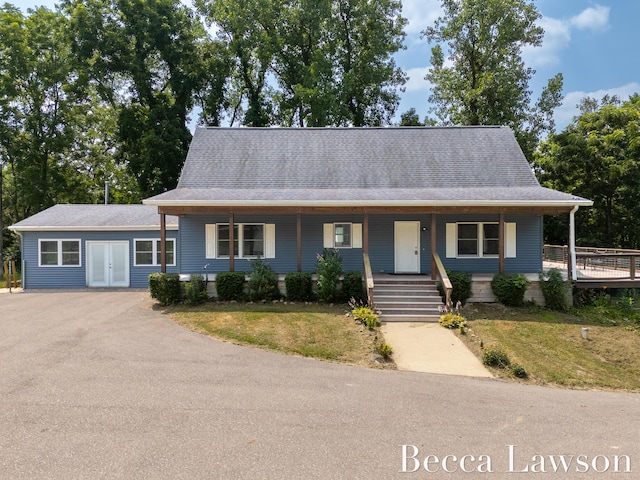 5585 Hochberger Rd, Eau Claire, MI 49111 - photo 2