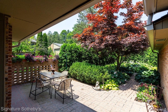 709 Arbor Ct Unit 2, Bloomfield Hills, MI 48304 - photo 3