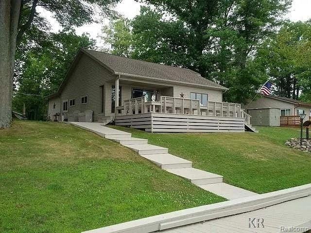4181 S Oak Dr, Beaverton, MI 48612 - photo 1