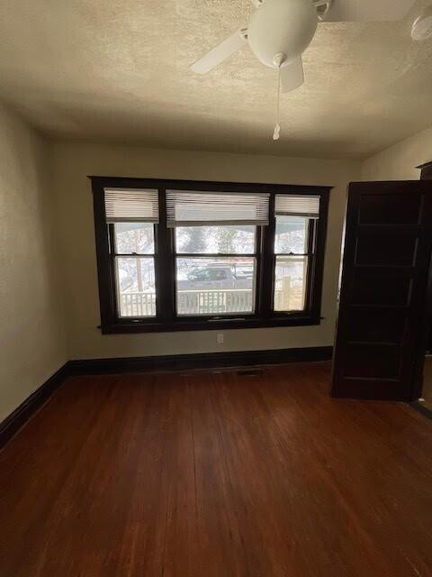 942 Bellevue Pl, Kalamazoo, MI 49007 - photo 8