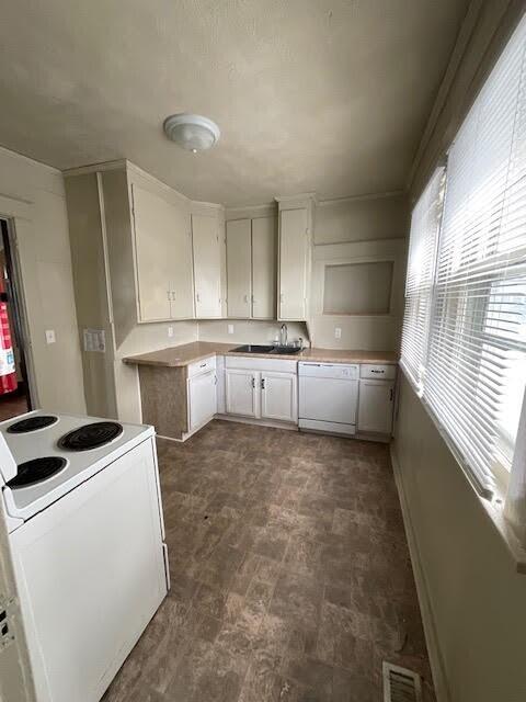 942 Bellevue Pl, Kalamazoo, MI 49007 - photo 10