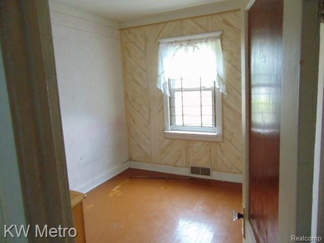 12938 Mitchell St, Hamtramck, MI 48212 - photo 7