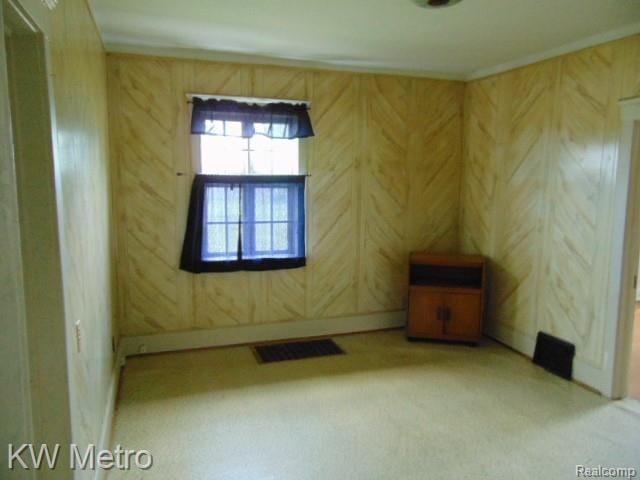 12938 Mitchell St, Hamtramck, MI 48212 - photo 4