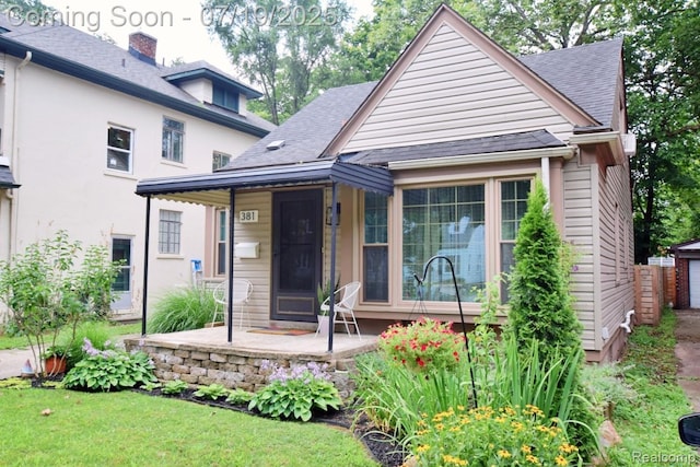 381 W Chesterfield St, Ferndale, MI 48220 - photo 2