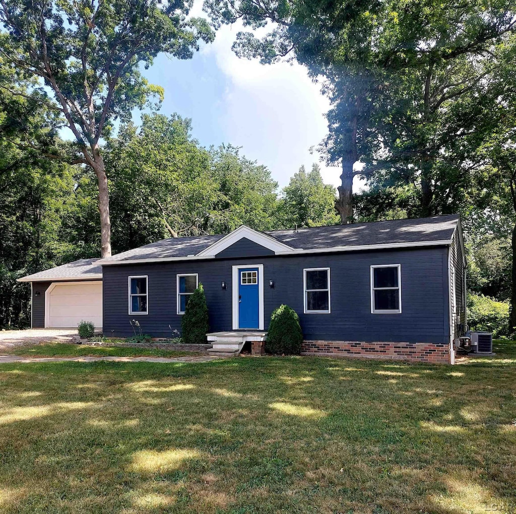 2350 Woodlawn Ln, Adrian, MI 49221 - photo 1