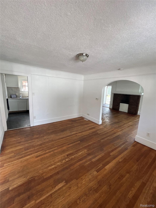 11824 Wilshire Dr, Detroit, MI 48213 - photo 3