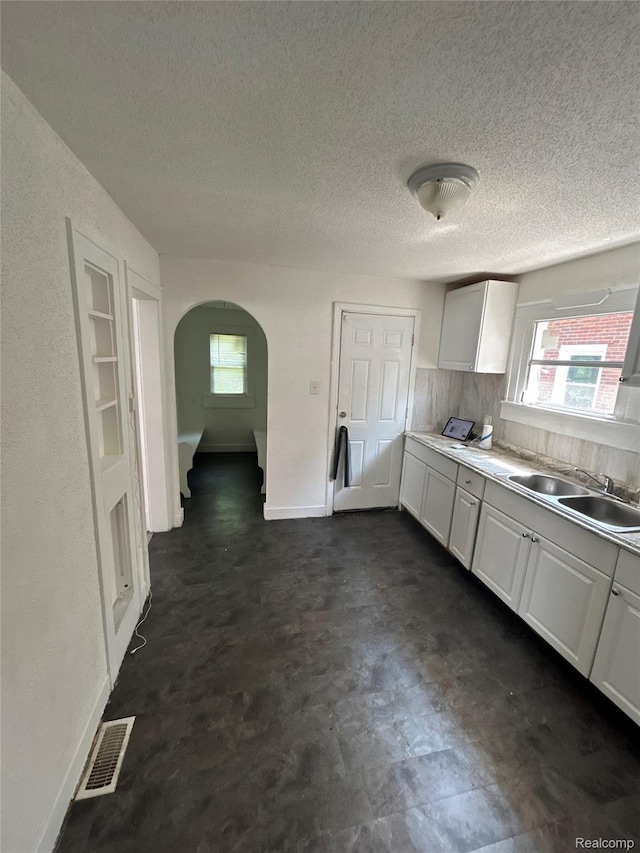 11824 Wilshire Dr, Detroit, MI 48213 - photo 5