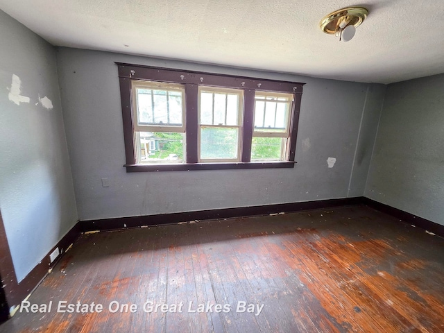 2439 Hermansau St, Saginaw, MI 48602 - photo 14