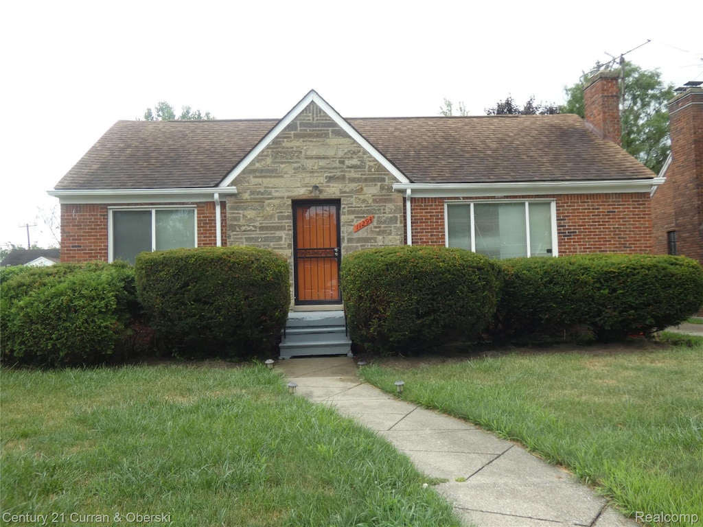 11294 Engleside St, Detroit, MI 48205 - photo 1