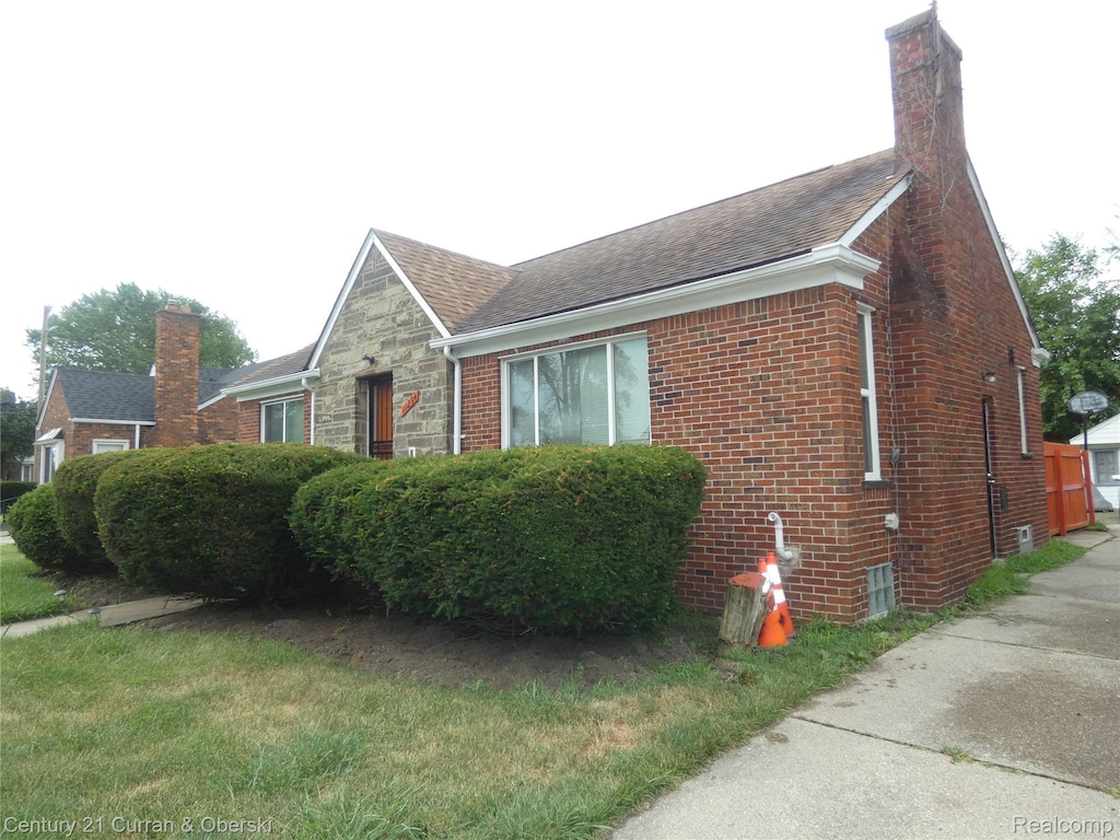 11294 Engleside St, Detroit, MI 48205 - photo 2