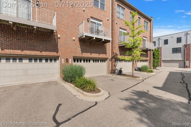 425 Lewis Ct, Birmingham, MI 48009 - photo 8
