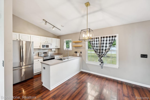 696 Jessica Cir, Fowlerville, MI 48836 - photo 12