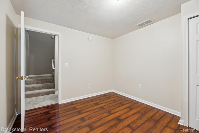 696 Jessica Cir, Fowlerville, MI 48836 - photo 29